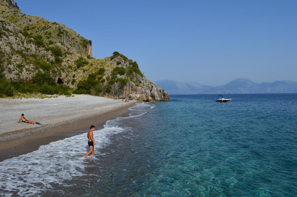 Albergo Tirreno Marina di Camerota Bagian luar foto