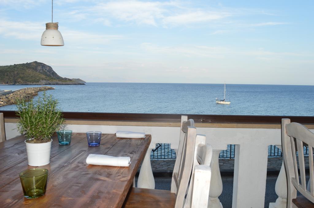 Albergo Tirreno Marina di Camerota Bagian luar foto