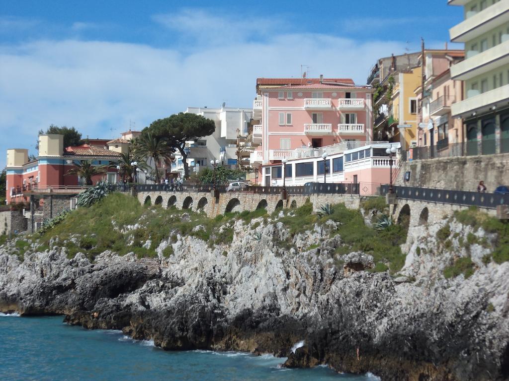 Albergo Tirreno Marina di Camerota Bagian luar foto