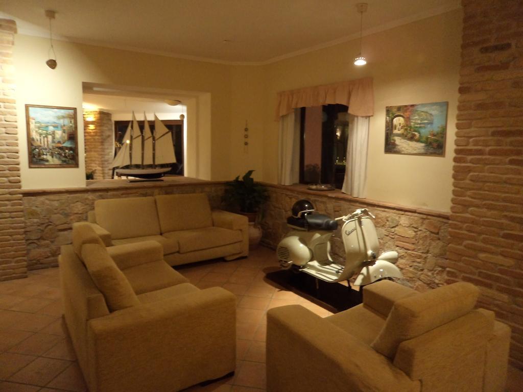 Albergo Tirreno Marina di Camerota Bagian luar foto