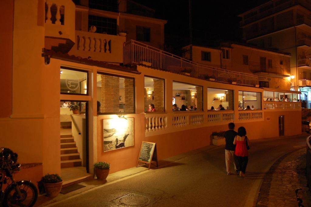 Albergo Tirreno Marina di Camerota Bagian luar foto
