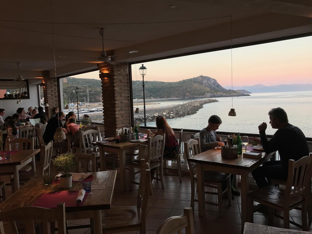 Albergo Tirreno Marina di Camerota Bagian luar foto
