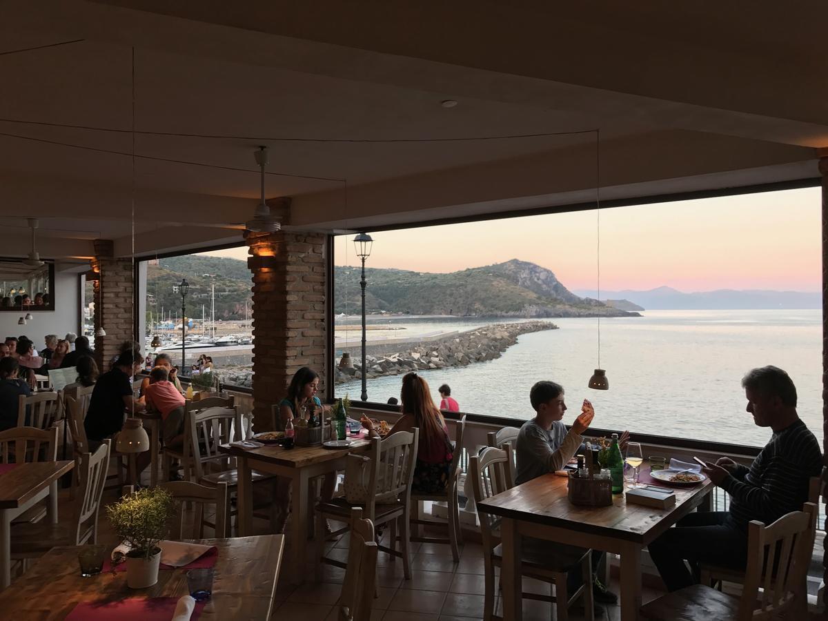 Albergo Tirreno Marina di Camerota Bagian luar foto