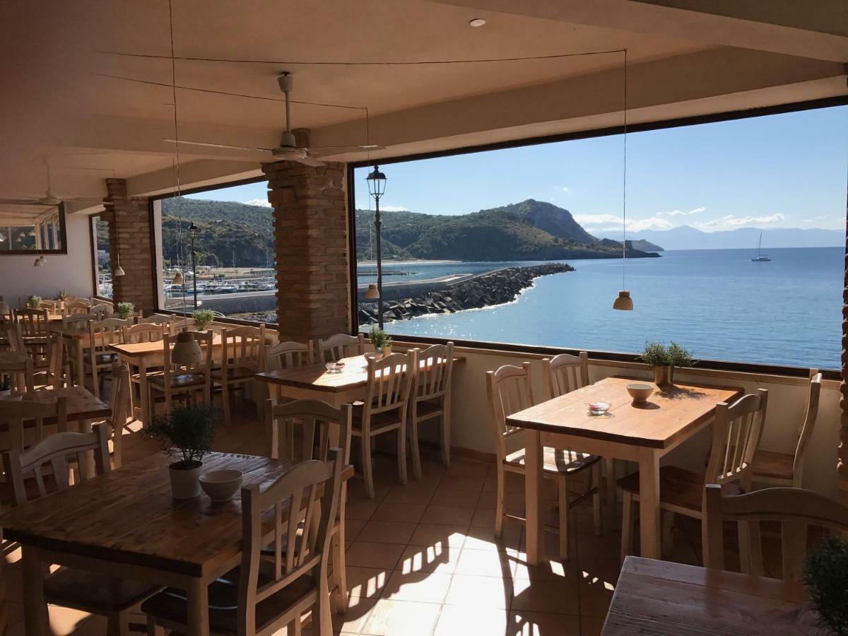 Albergo Tirreno Marina di Camerota Bagian luar foto
