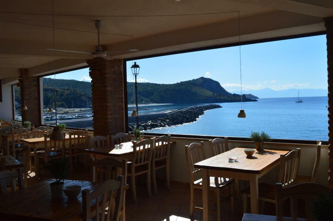 Albergo Tirreno Marina di Camerota Bagian luar foto