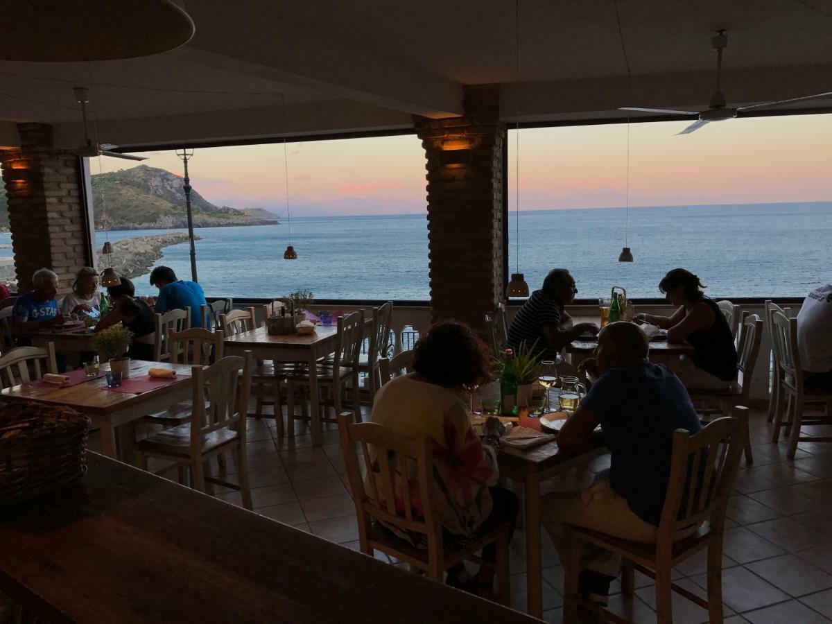 Albergo Tirreno Marina di Camerota Bagian luar foto